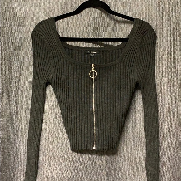 SOLD ‼️ Fashion Nova Sweater - Picture 3 of 3